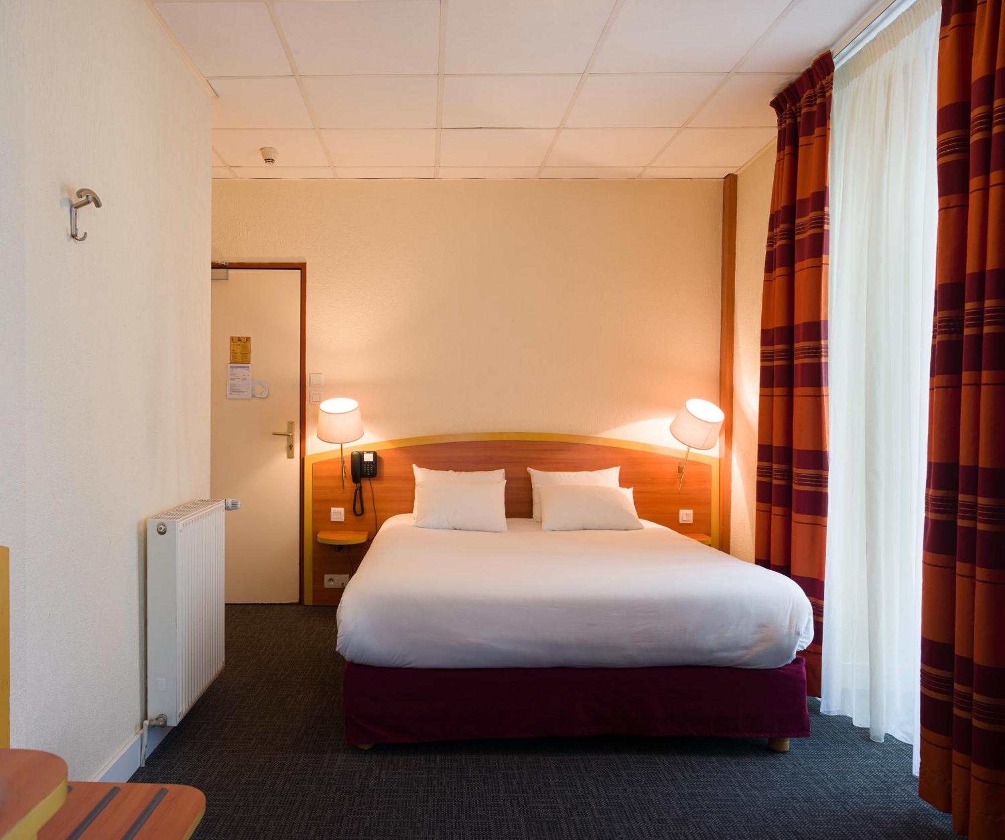 Kyriad Hotel Lamballe Zewnętrze zdjęcie